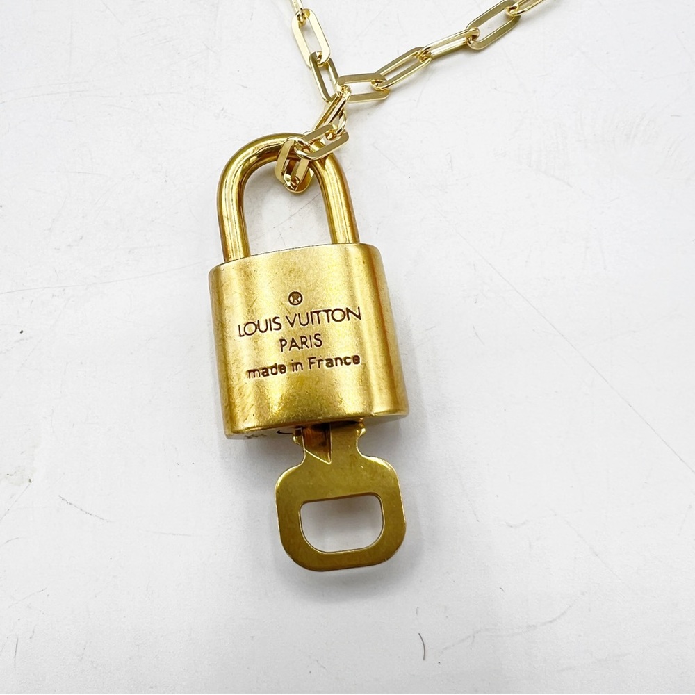 Louis Vuitton Lock & Key #315 on Giani Bernini Paperclip Link 18" Chain Necklace - Picture 9 of 17